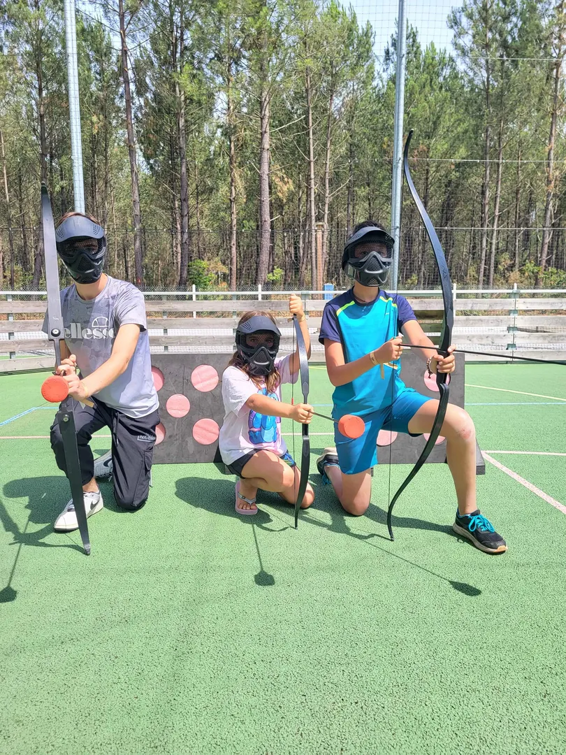 Archery game UniGames - jeunes garcon jeu balle