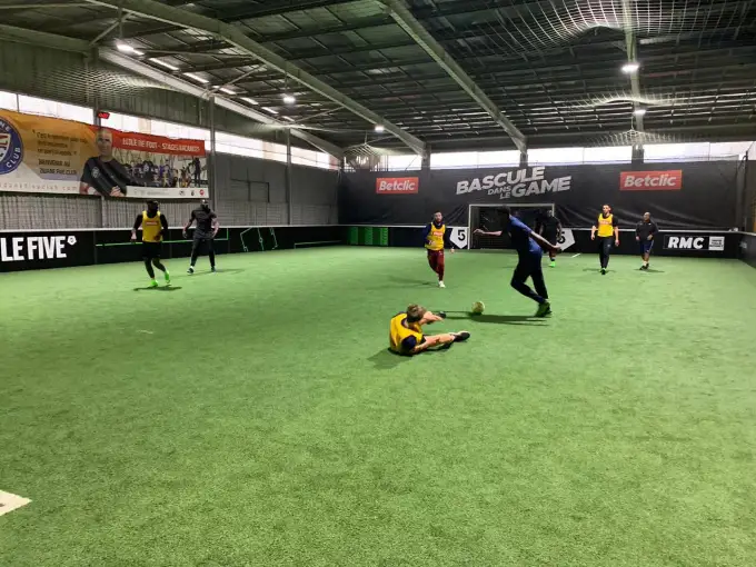 Le terrain de football en intérieur du FIVE à Bizanos, près de Pau