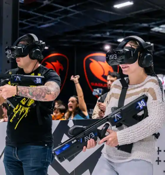 Laser game Bordeaux UniGames - realite virtuelle casque cohesion